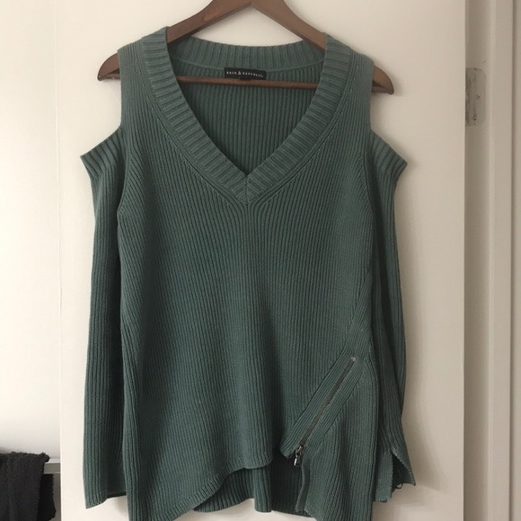 Rock republic pastel green shoulder cut/ v-neck - Picture 3 of 4